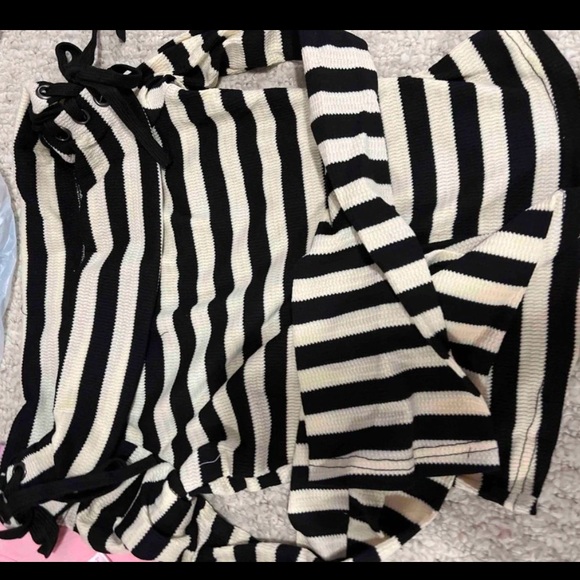 Striped Off The Shoulder Lace Up Side Tee - Picture 4 of 9
